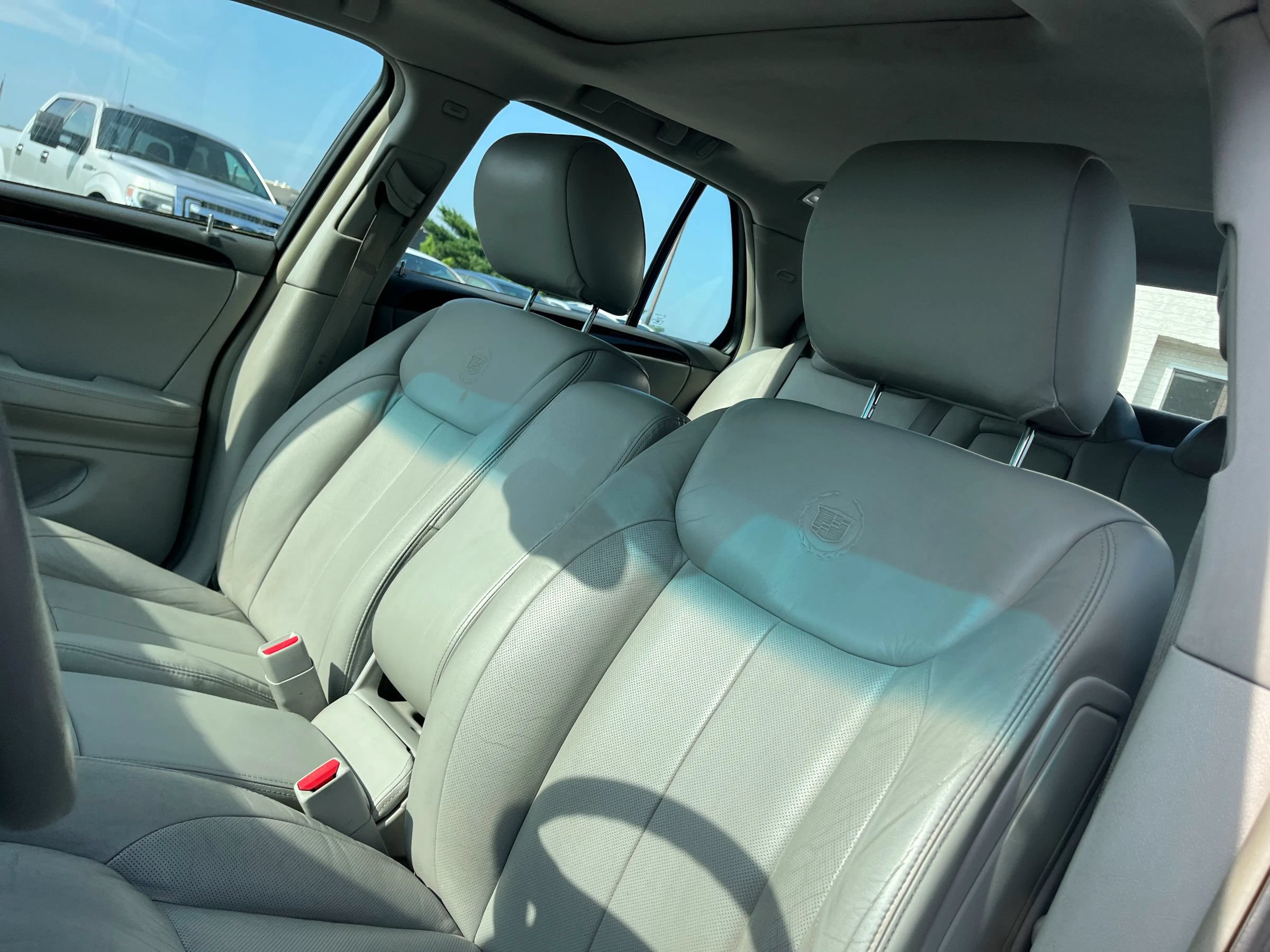 Used 2009 Cadillac DTS w/ Sun And Sound Package FWD image 10