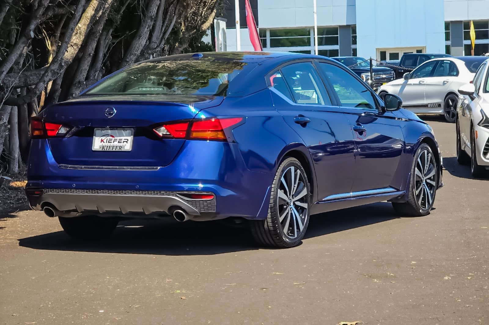 Used 2021 Nissan Altima 2.5 SR w/ SR Premium Package FWD image 3