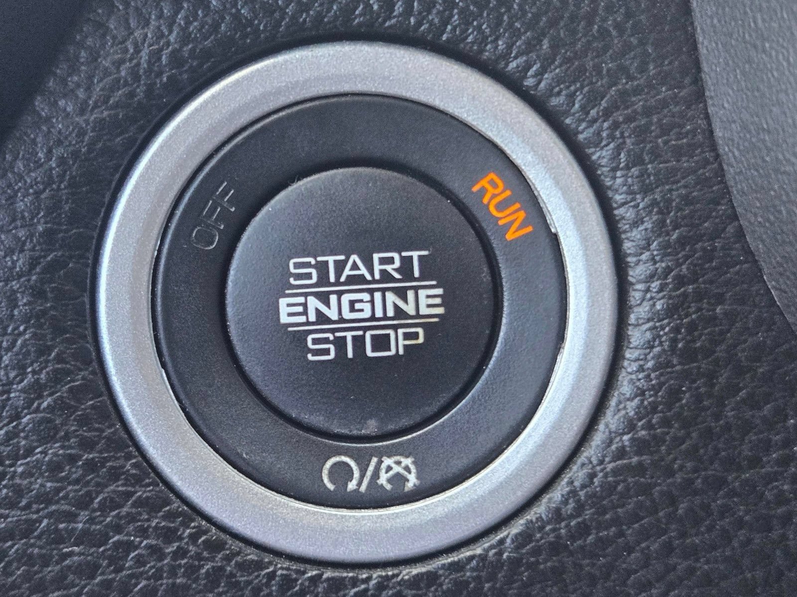 Used 2025 RAM 1500 Laramie AWD/4WD image 18