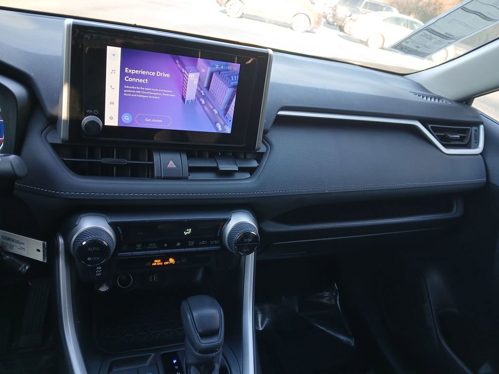 Used 2024 Toyota RAV4 LE image 17