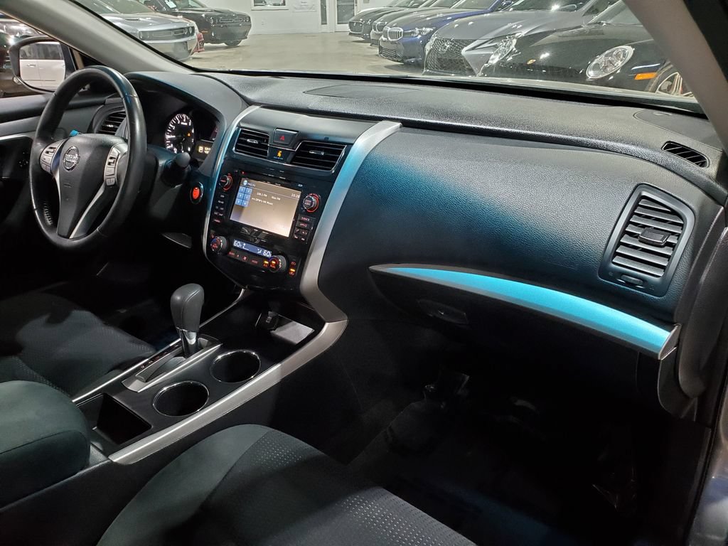 Used 2015 Nissan Altima 2.5 SV w/ Convenience Package FWD image 14