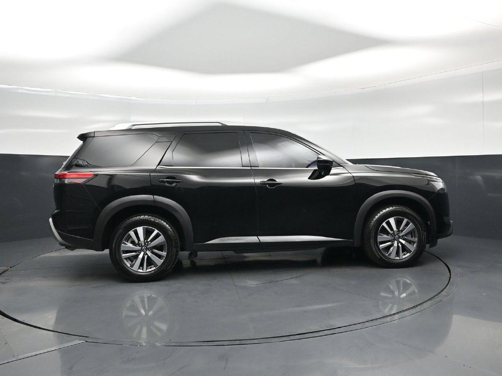 Used 2022 Nissan Pathfinder SL AWD/4WD image 30