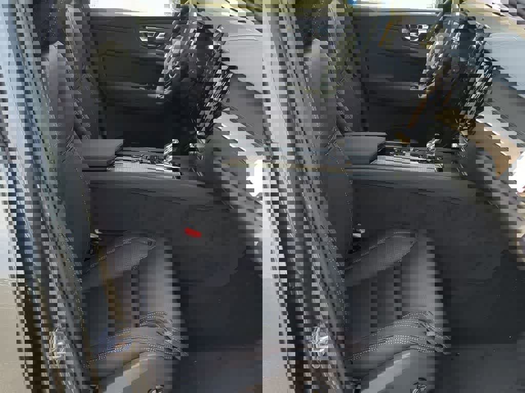 New 2026 Volvo XC60 T8 Ultra w/ Protection Package Premier AWD/4WD image 20