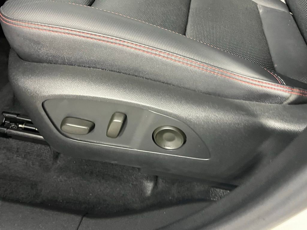 Used 2024 Chevrolet Traverse RS image 28