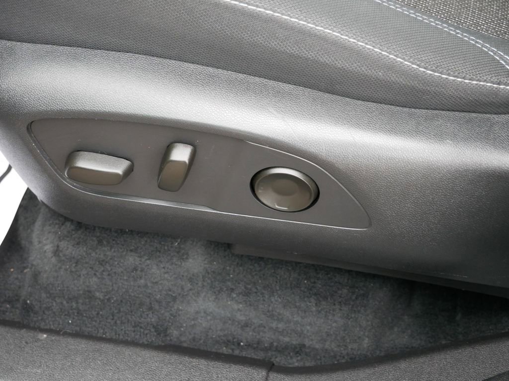 Used 2024 Chevrolet Traverse LT image 16