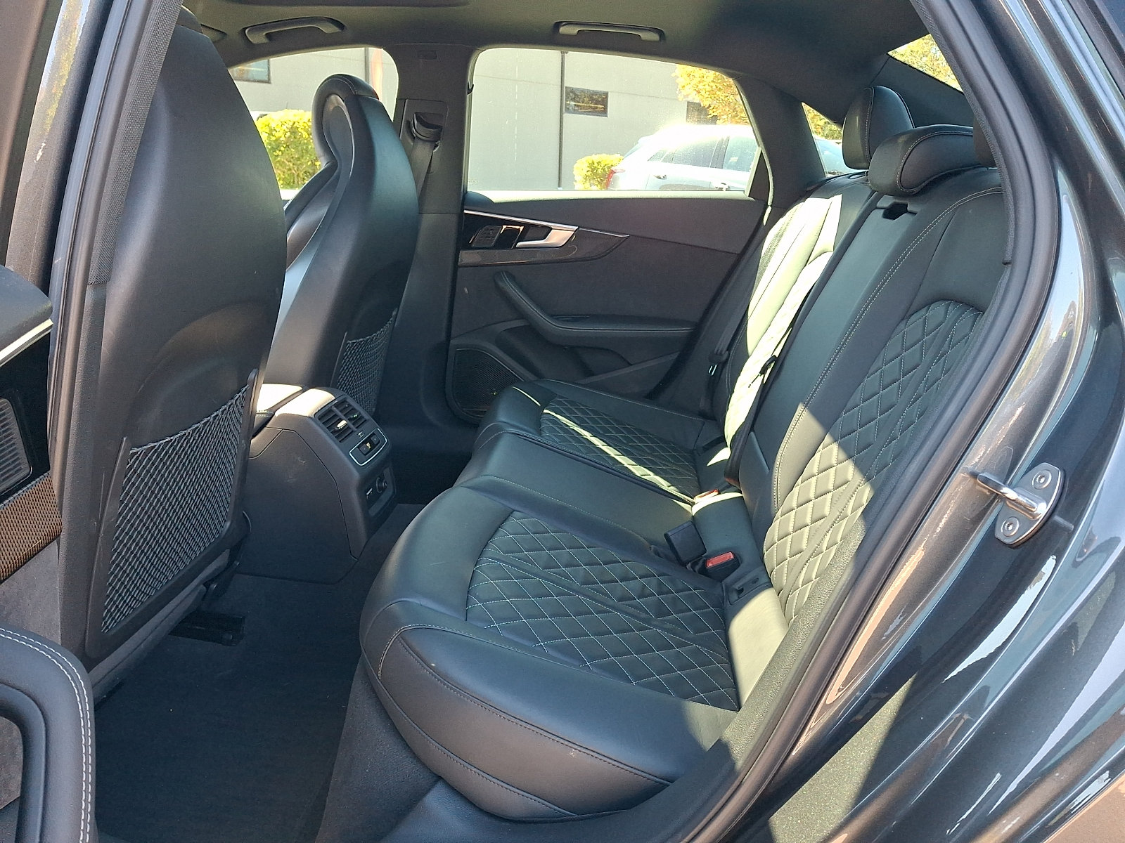 Used 2023 Audi S4 Premium Plus w/ Premium Plus Package AWD/4WD image 10