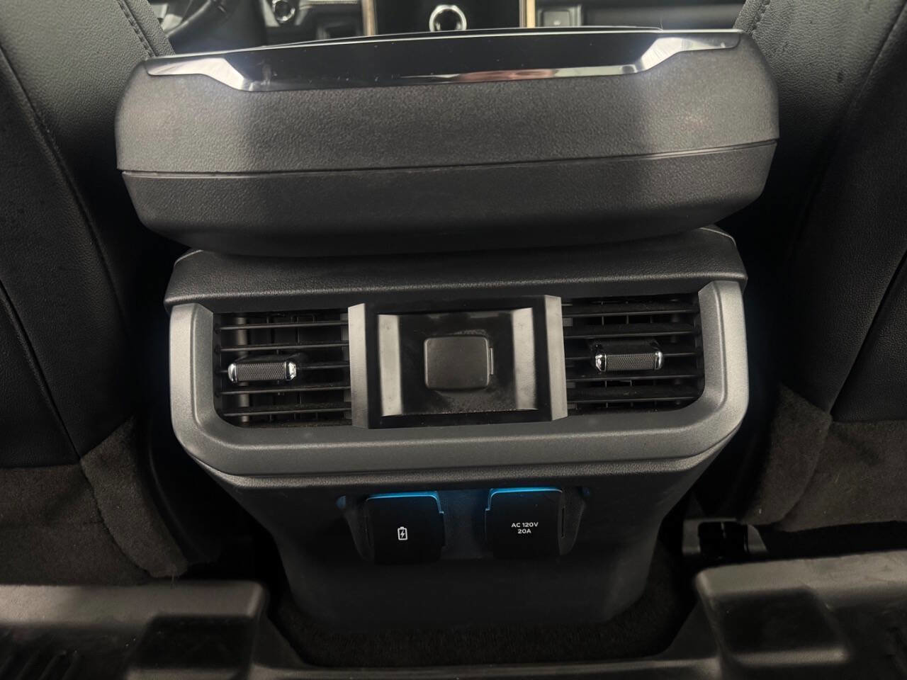 Used 2022 Ford F150 Lightning Lariat image 29