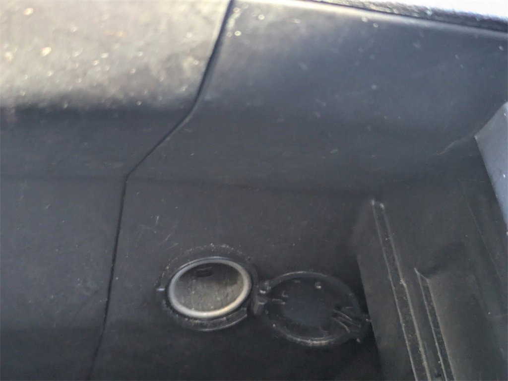 Used 2021 Toyota Highlander XLE image 25