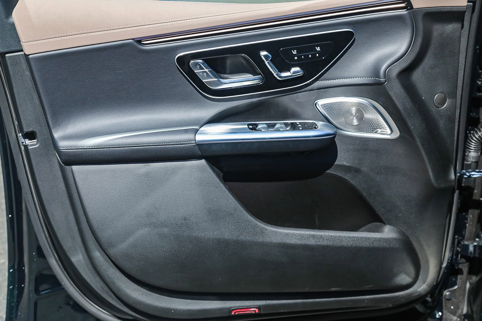 New 2024 Mercedes-Benz EQE 350+ SUV image 18