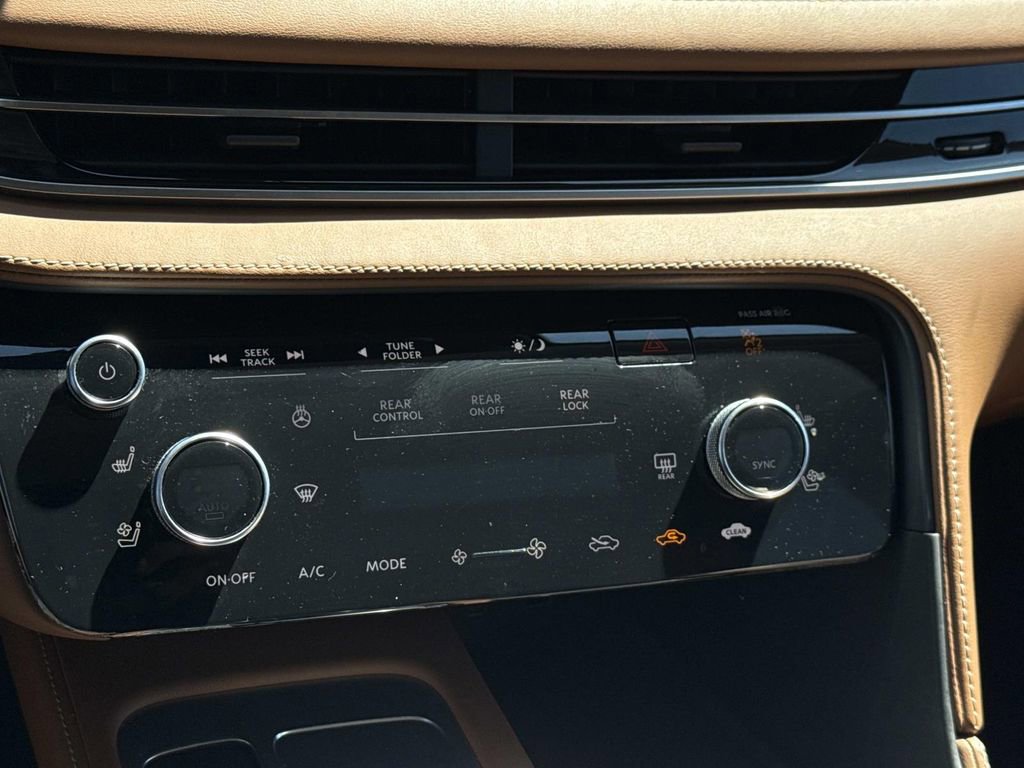 Used 2023 INFINITI QX60 Sensory w/ Cargo Package AWD/4WD image 5