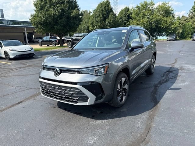 New 2026 Volkswagen Taos SE AWD/4WD image 3