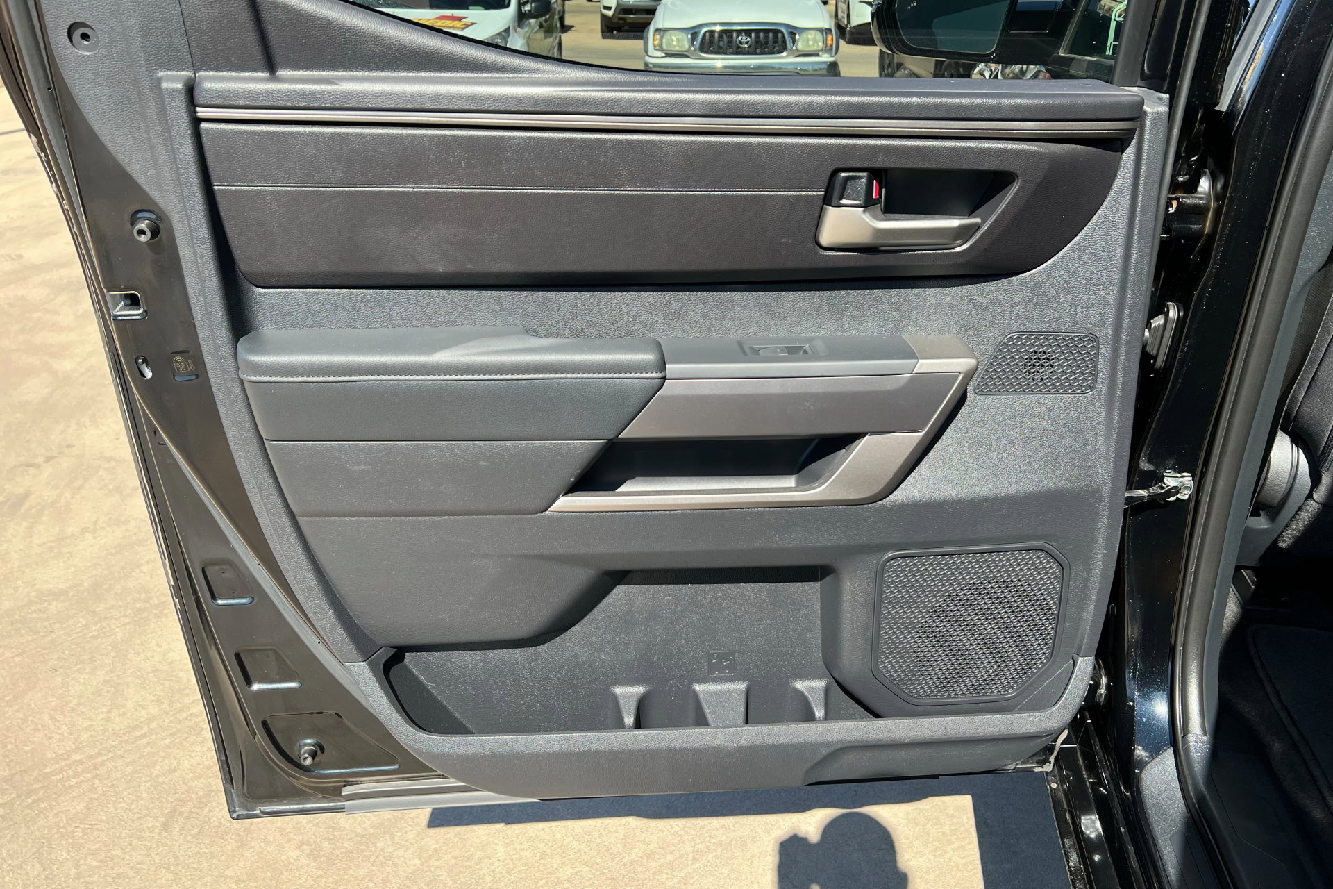 Used 2022 Toyota Tundra SR5 w/ SR5 Convenience Package image 19