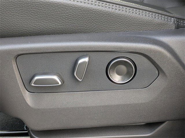 New 2026 GMC Yukon XL Denali image 24