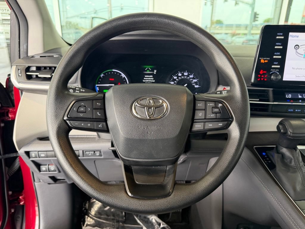 Certified 2022 Toyota Sienna LE AWD/4WD image 24