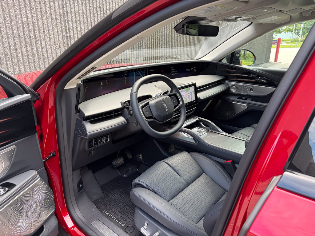 New 2026 Lincoln Nautilus Reserve AWD/4WD image 10