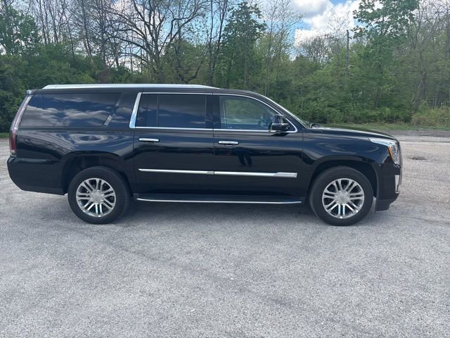 Used 2020 Cadillac Escalade ESV 4WD image 3