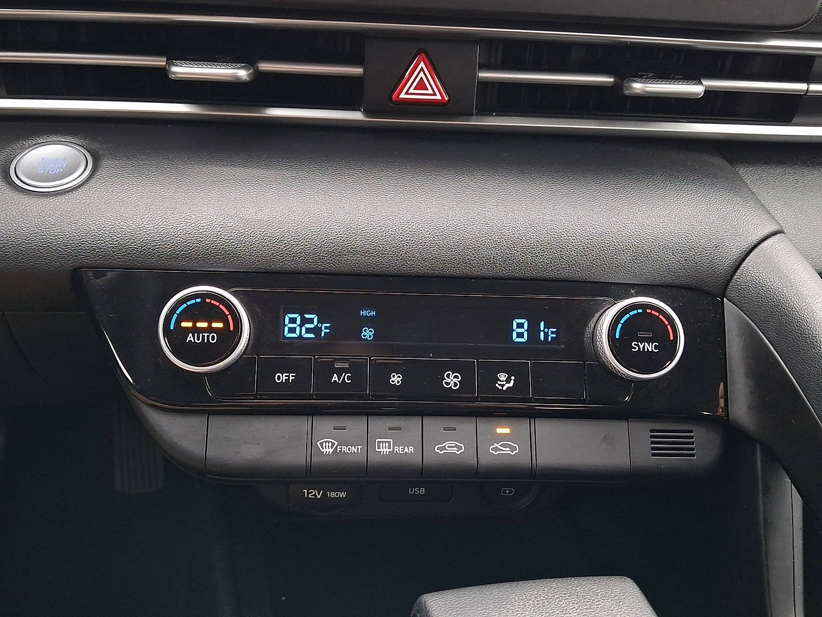 Certified 2023 Hyundai Elantra SEL w/ Preferred Accessory Package image 15