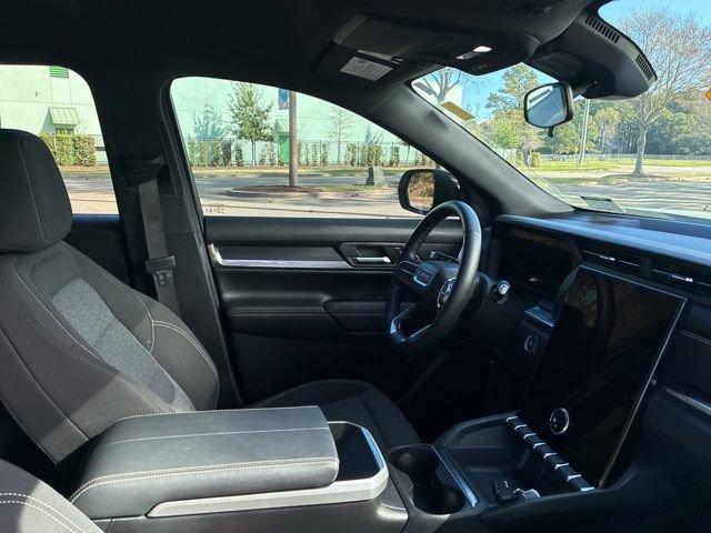 Used 2025 GMC Terrain Elevation image 22