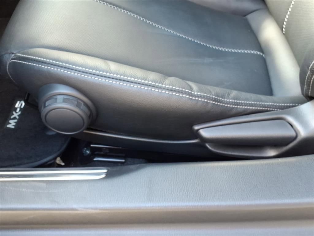 New 2025 MAZDA MX-5 Miata RF Grand Touring image 15