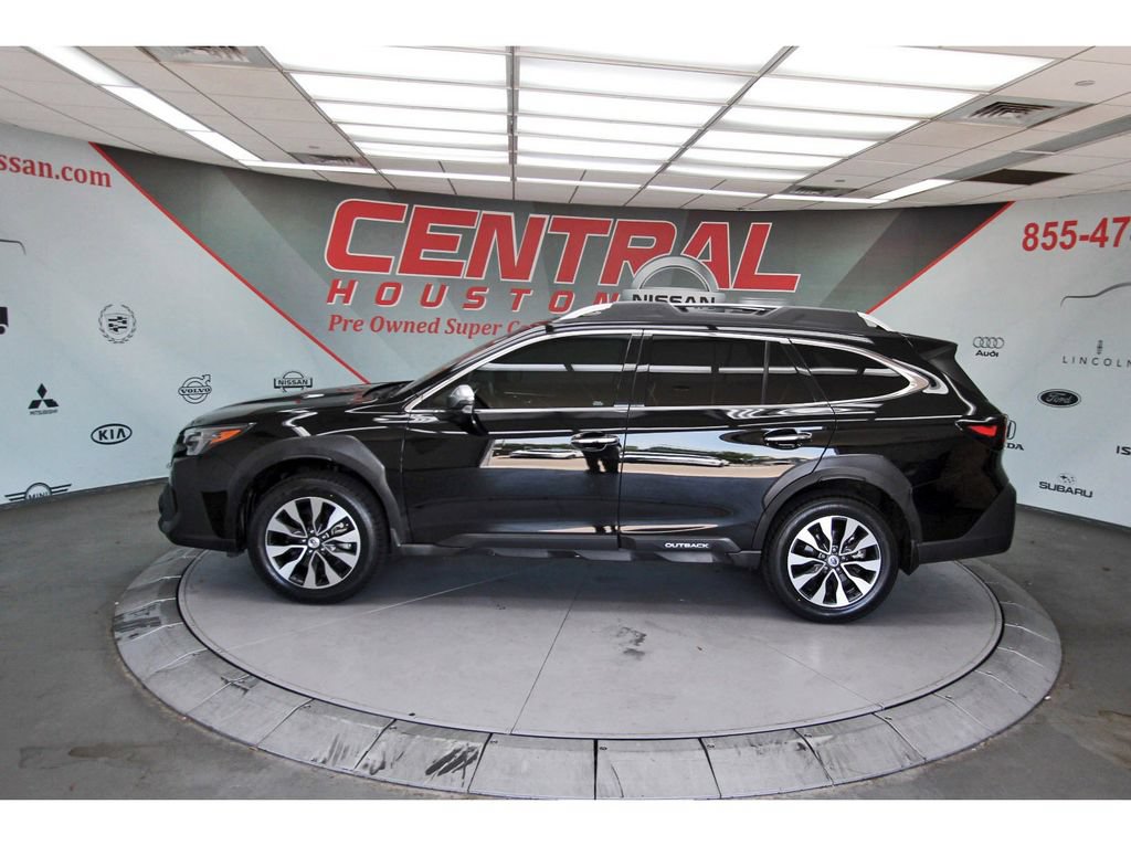 Used 2025 Subaru Outback Touring AWD/4WD image 3