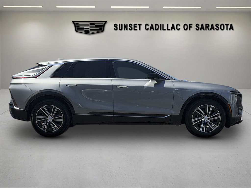 Certified 2024 Cadillac Lyriq Luxury RWD image 2