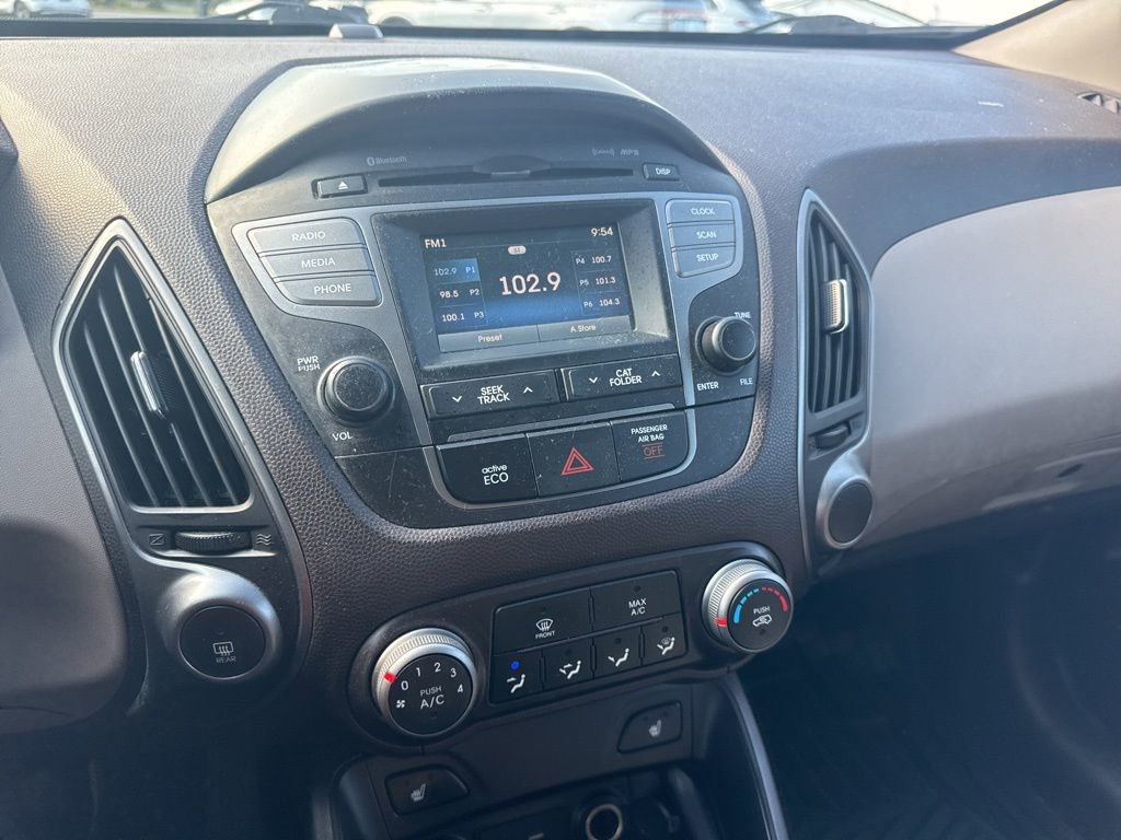 Used 2015 Hyundai Tucson SE image 17