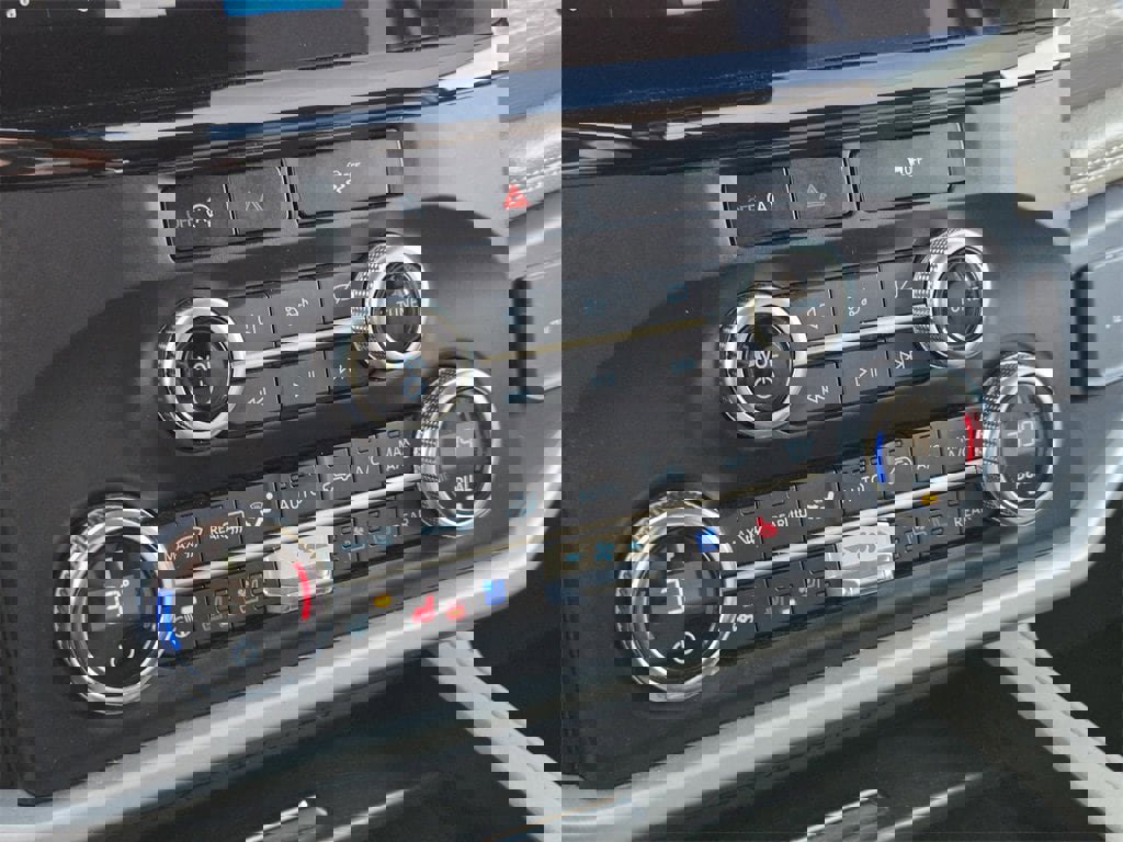 Used 2023 Ford Expedition Limited image 12