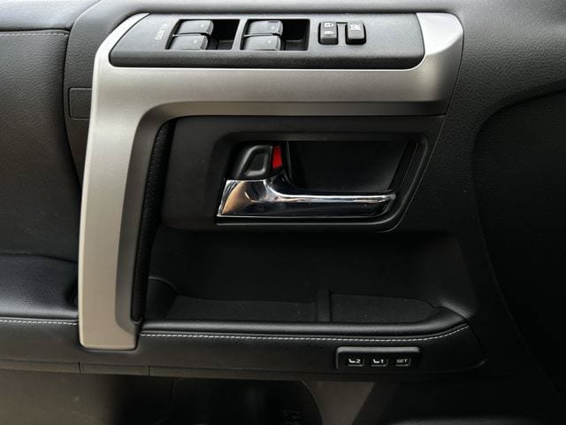 Used 2024 Toyota 4Runner Limited AWD/4WD image 25