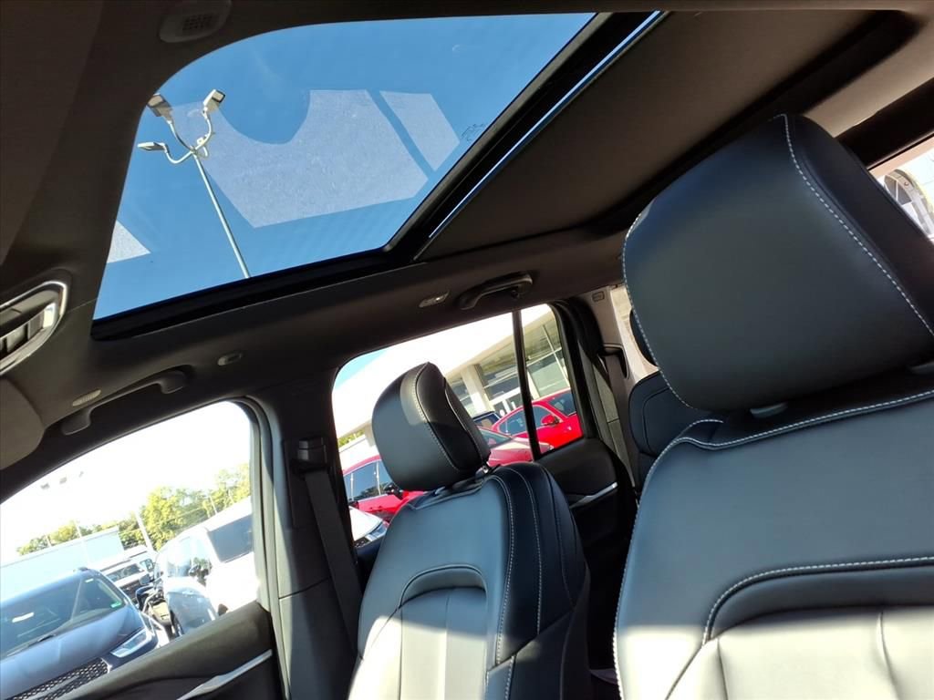 New 2025 Jeep Grand Cherokee Limited image 7