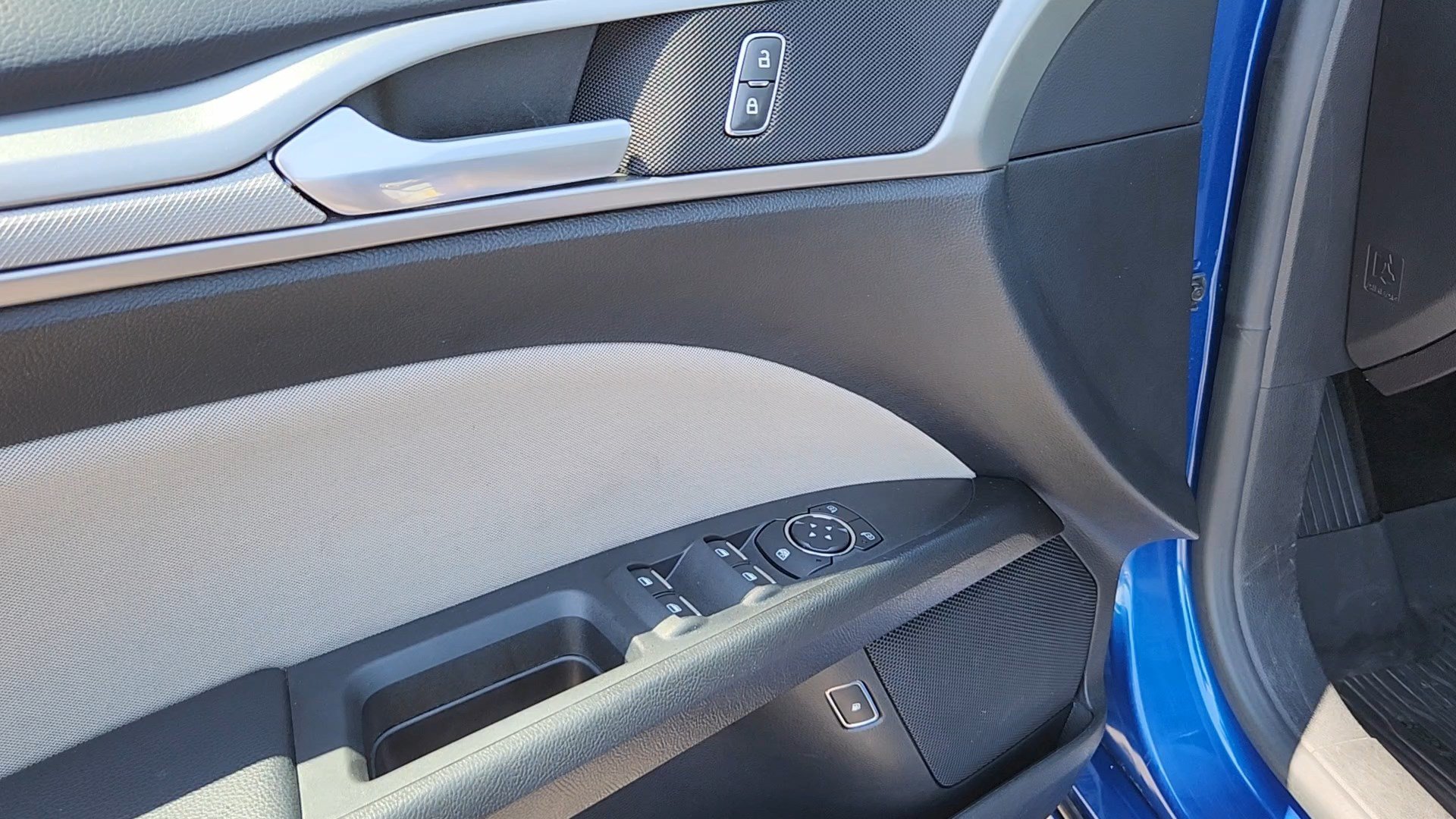 Used 2018 Ford Fusion S FWD image 7