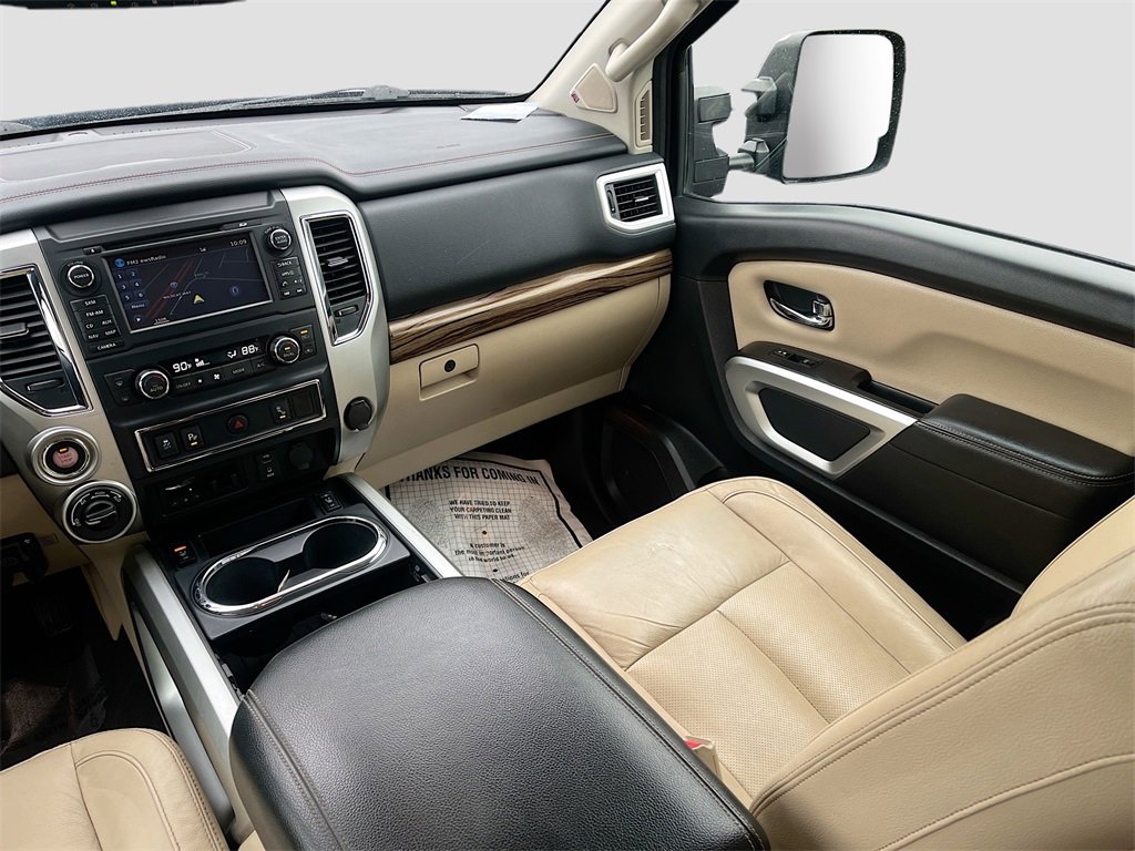 Used 2016 Nissan Titan SL image 24