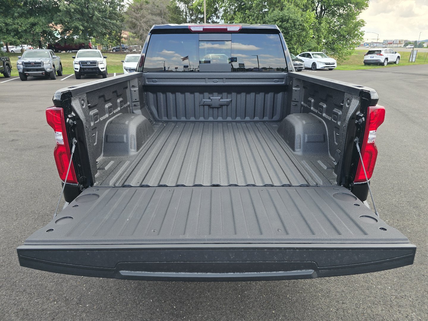 New 2026 Chevrolet Silverado 1500 RST w/ RST All Star Premium Package AWD/4WD image 15