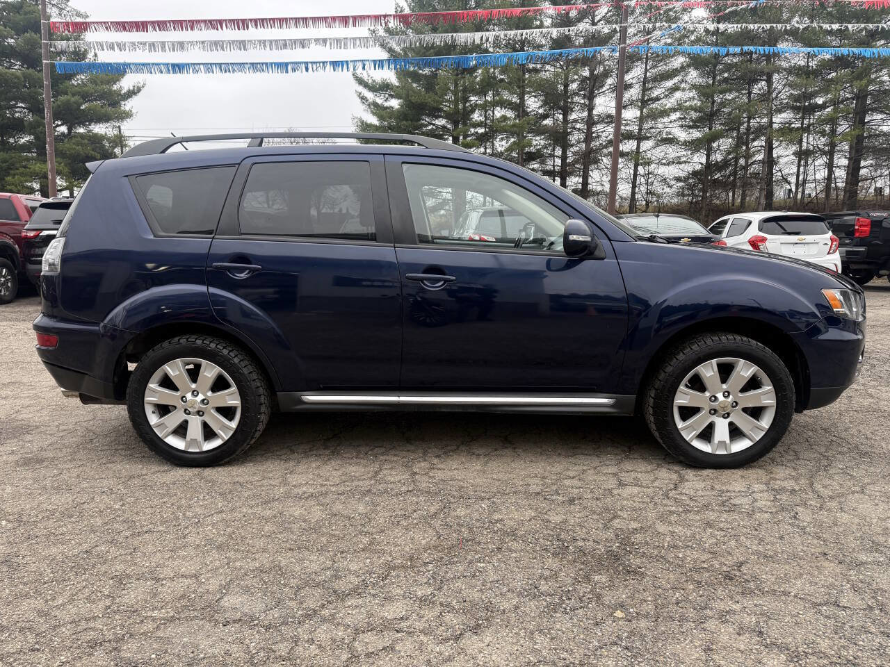 Used 2013 Mitsubishi Outlander SE image 4