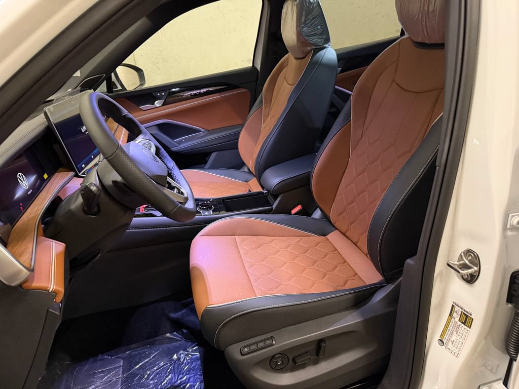 New 2026 Volkswagen Tiguan SEL R-Line AWD/4WD image 11