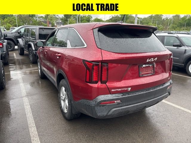 Used 2023 Kia Sorento LX AWD/4WD image 4