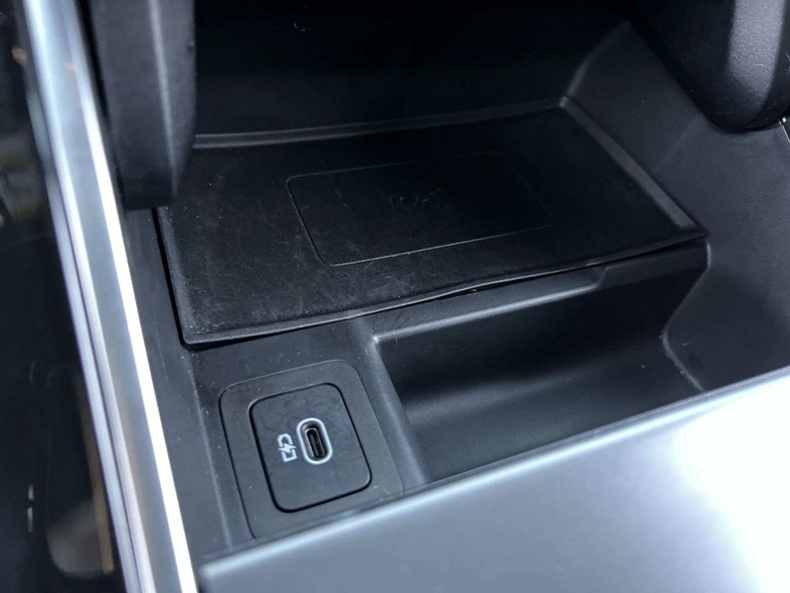 Used 2025 Land Rover Range Rover Velar Dynamic SE image 32