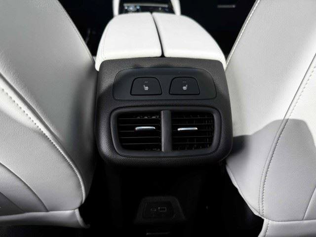 Used 2024 Buick Envision Avenir AWD/4WD image 45