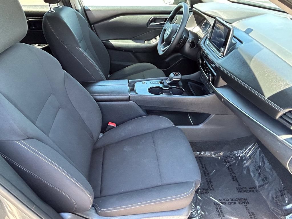 Used 2024 Nissan Rogue S FWD image 11