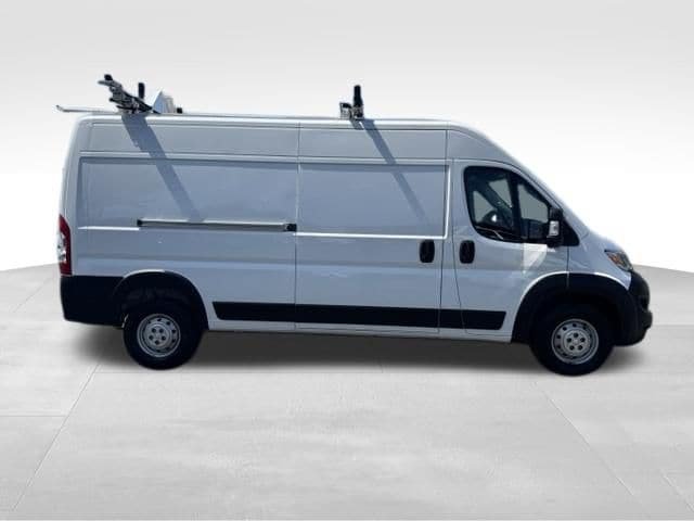 Used 2023 RAM ProMaster 2500 w/ Convenience Group FWD image 2