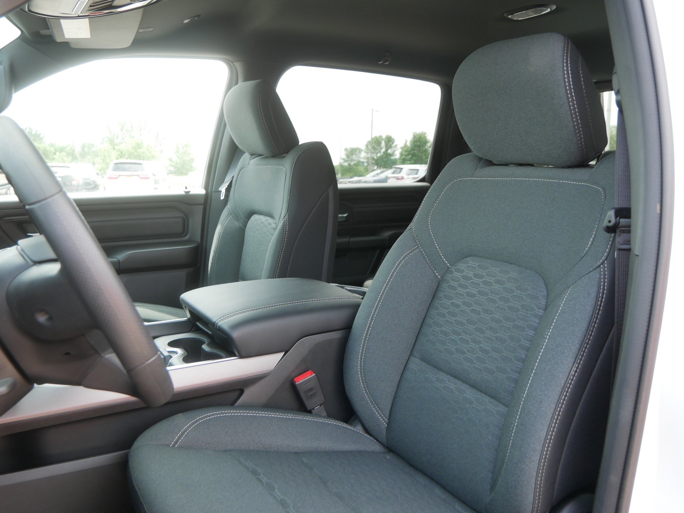 New 2026 RAM 1500 Express AWD/4WD image 4