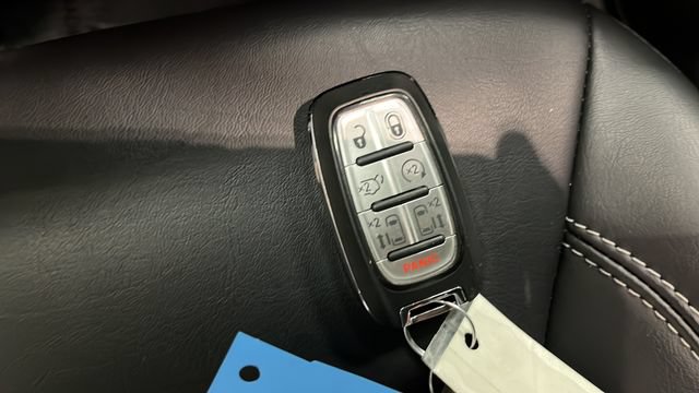 Used 2023 Chrysler Pacifica Touring-L w/ S Appearance Package AWD/4WD image 40