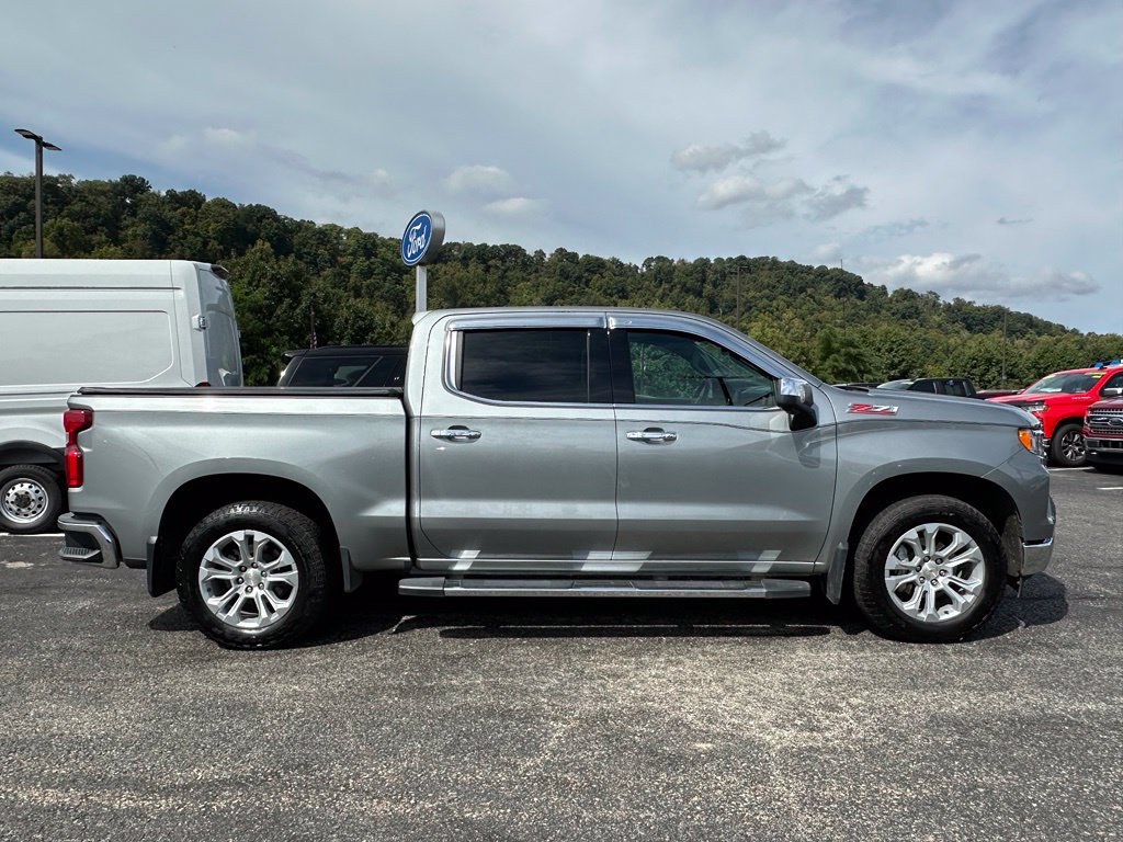 Used 2025 Chevrolet Silverado 1500 LTZ AWD/4WD image 4