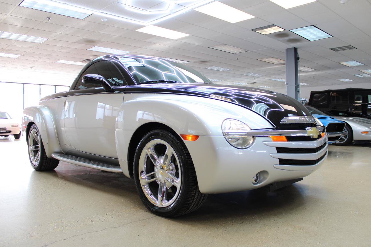 Used 2006 Chevrolet SSR w/ Preferred Equipment Group RWD image 14