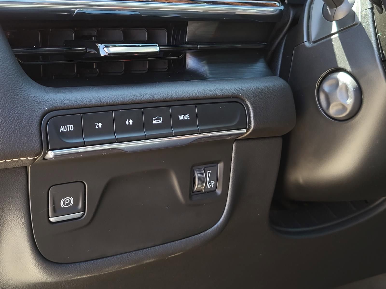 Used 2021 Cadillac Escalade ESV Premium Luxury image 25