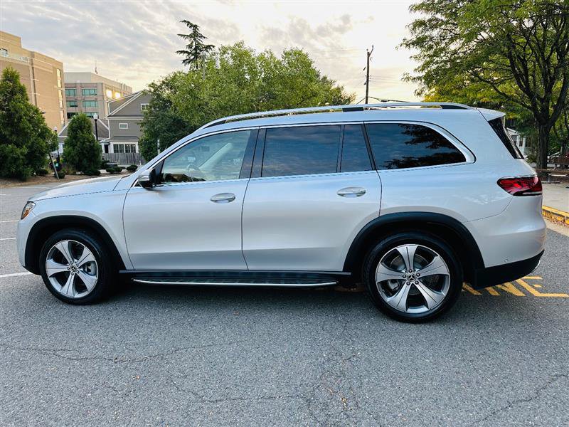 Used 2021 Mercedes-Benz GLS 450 4MATIC image 11