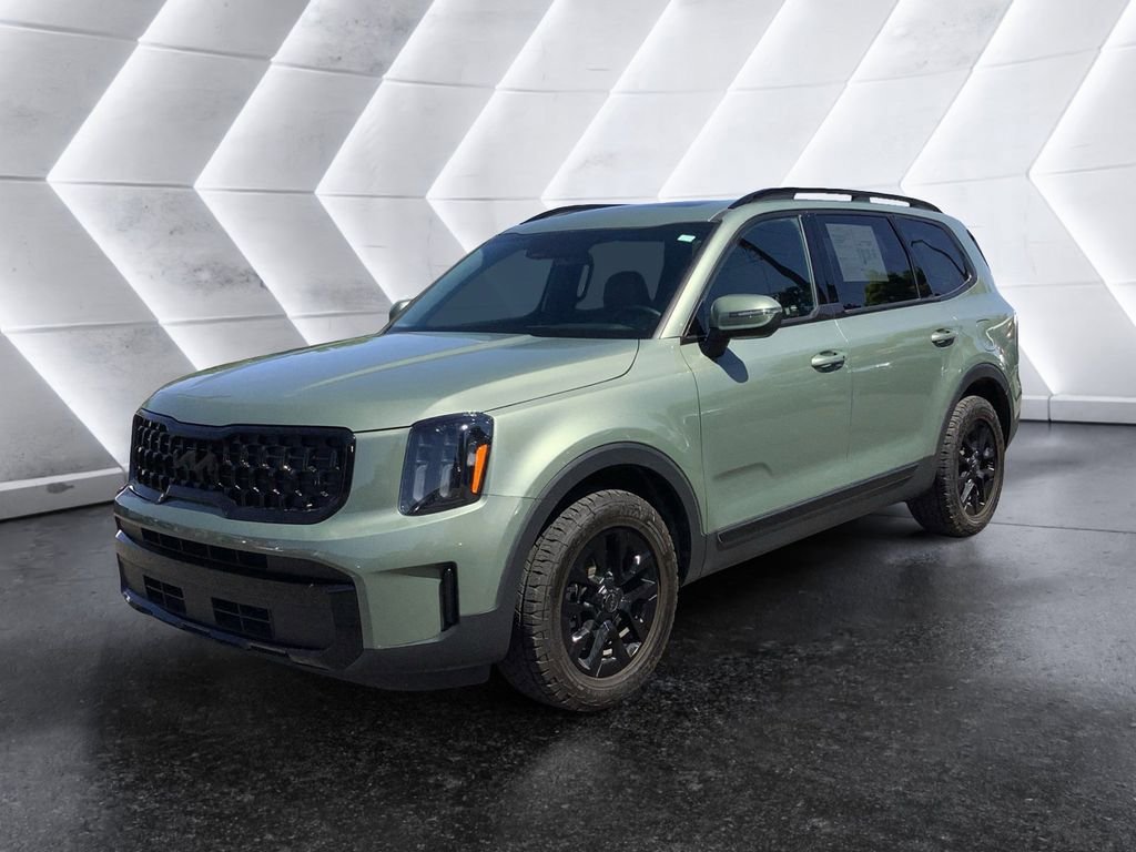 Used 2025 Kia Telluride AWD image 3
