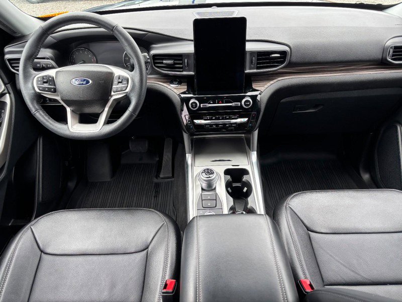 Used 2023 Ford Explorer Limited w/ Limited Technology Package image 15