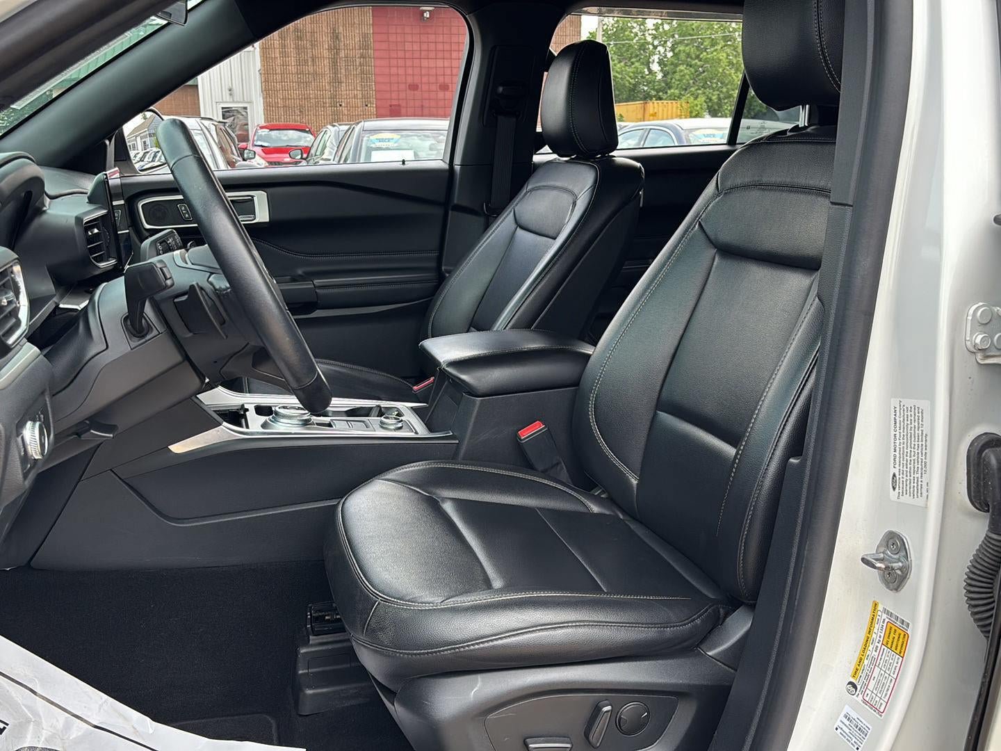 Used 2020 Ford Explorer XLT w/ Equipment Group 202A AWD/4WD image 19