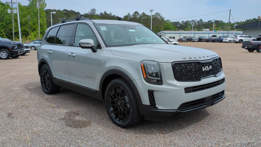 Used 2022 Kia Telluride EX w/ EX Premium Package image 3
