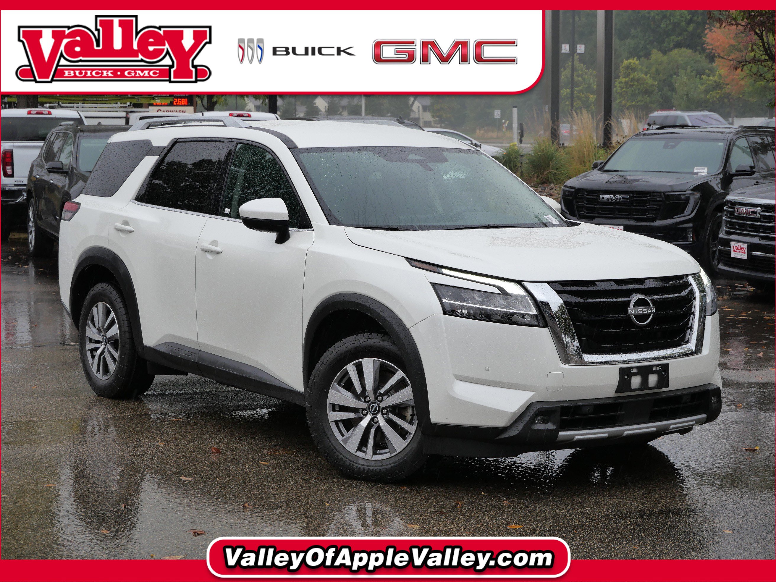 Used 2023 Nissan Pathfinder SL